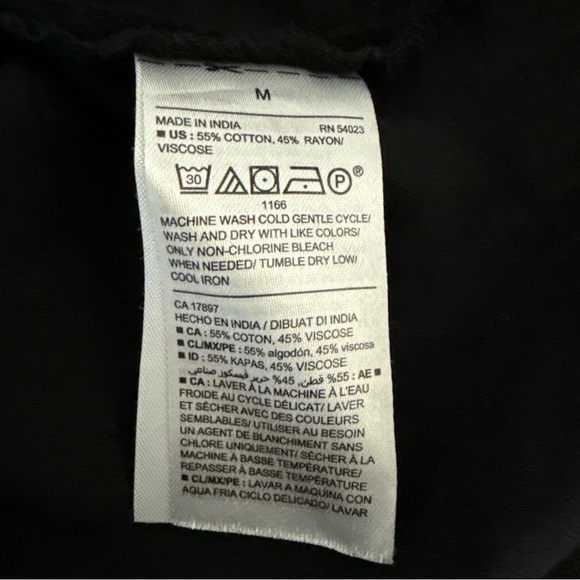 Old Navy Women’s Black Cold Shoulder Short Sleeve Top Size M - Picture 8 of 8